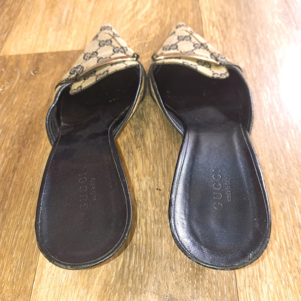 Gucci - Vintage Monogram Printed Mules - Size 9B - Excellent Price Limited Time - Picture 7 of 17